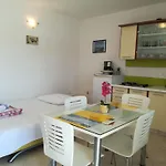 Apartment Mit Ueberdachter Terrasse By Interhome *