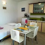 Apartment Mit Ueberdachter Terrasse By Interhome Rogoznica (Sibenik-Knin)