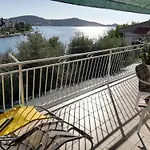 Mit Ueberdachter Terrasse By Interhome Apartment Rogoznica (Sibenik-Knin)