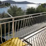 Mit Ueberdachter Terrasse By Interhome Apartment