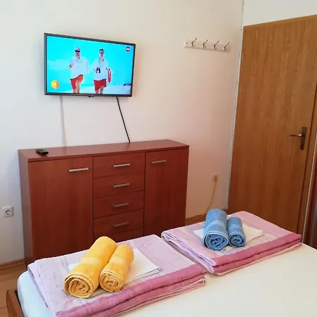 Mit Ueberdachter Terrasse By Interhome Apartmán *