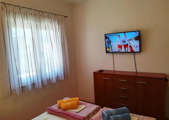 Lägenhet Mit Ueberdachter Terrasse By Interhome