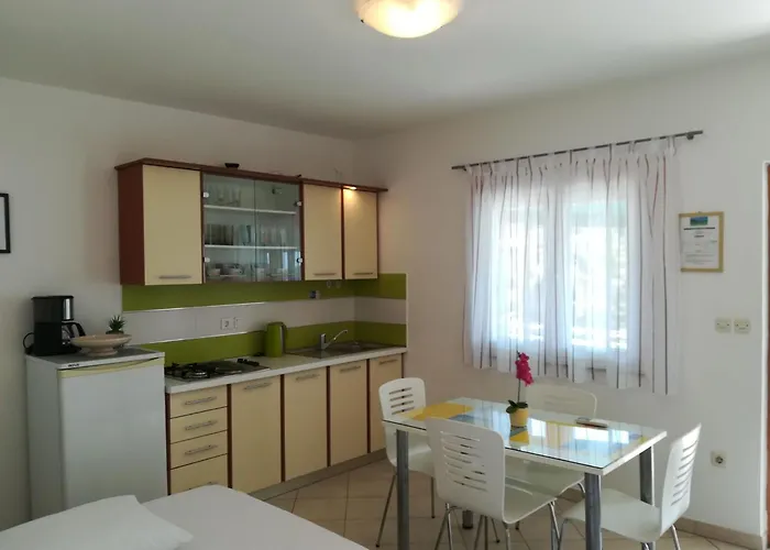 Mit Ueberdachter Terrasse By Interhome Διαμέρισμα *