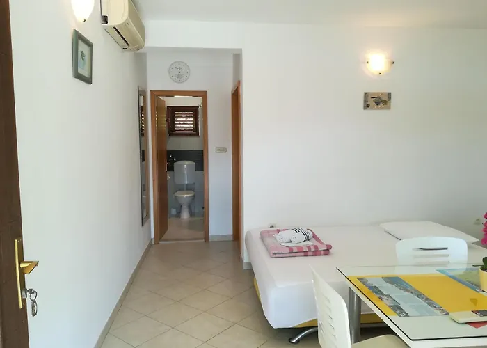 Διαμέρισμα Mit Ueberdachter Terrasse By Interhome