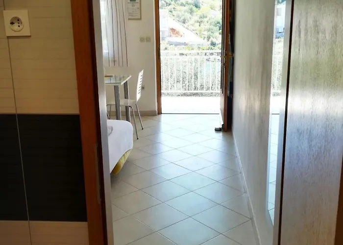 Mit Ueberdachter Terrasse By Interhome *