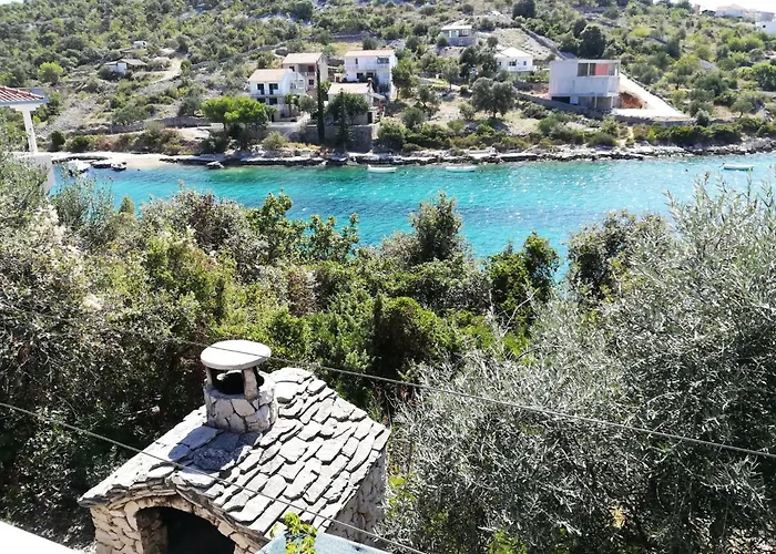 Mit Ueberdachter Terrasse By Interhome *