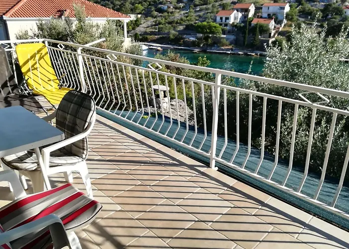 Διαμέρισμα Mit Ueberdachter Terrasse By Interhome